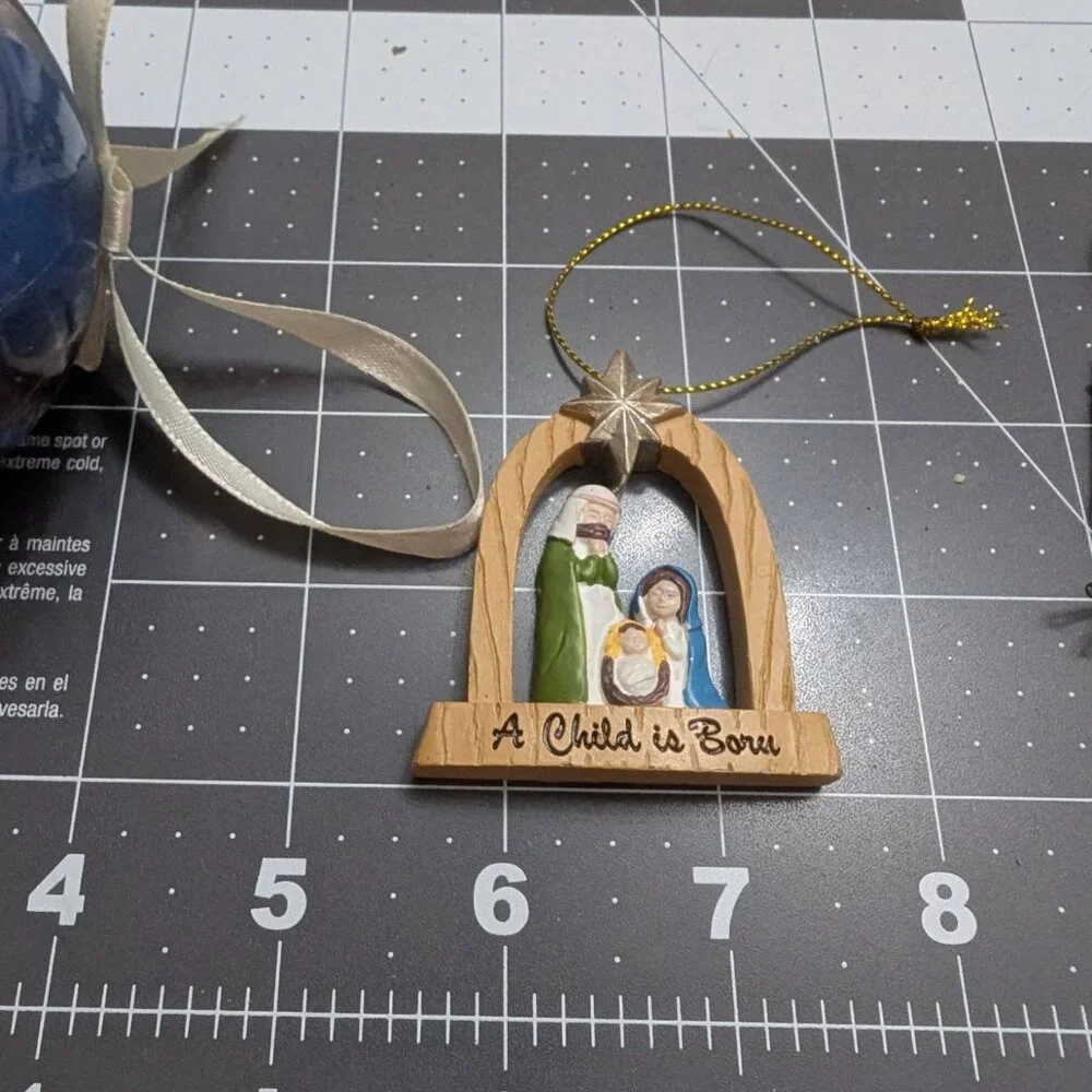 Nativity‎ Christmas Ornaments Needzo Decoupage lot of 3 vintage Holiday hanging